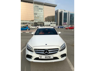 مكتب تأجير سيارات في دبي