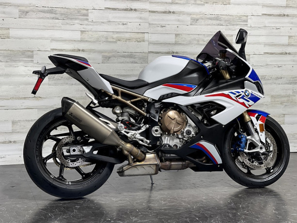2022-bmw1000rr-available-big-2